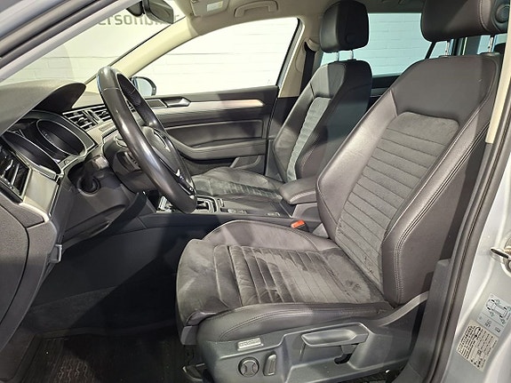 Volkswagen Passat 9 of 15