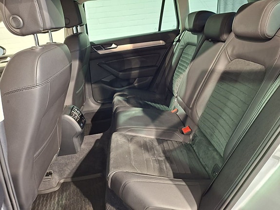 Volkswagen Passat 11 of 15