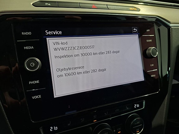 Volkswagen Passat 14 of 15