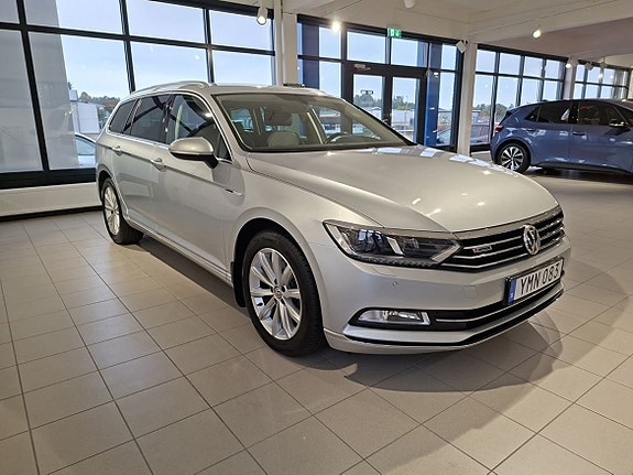Volkswagen Passat 3 of 15
