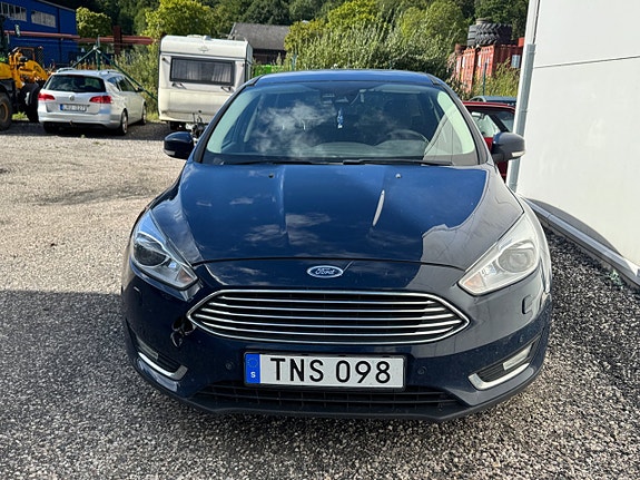Ford Focus 2 of 15