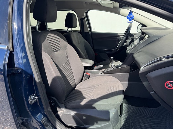 Ford Focus 9 of 15