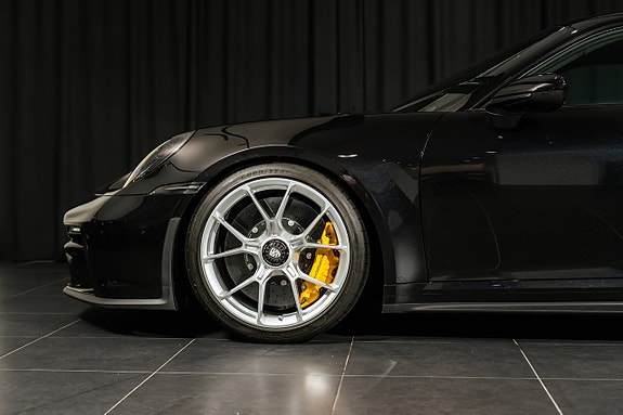 Porsche 911 GT3 7 of 21