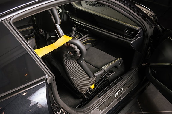 Porsche 911 GT3 10 of 21