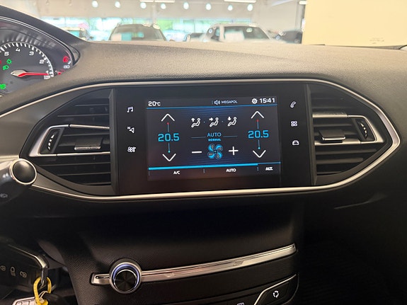 Peugeot 308 SW 12 of 12