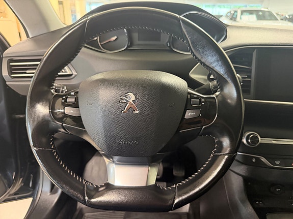 Peugeot 308 SW 10 of 12