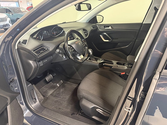 Peugeot 308 SW 6 of 12