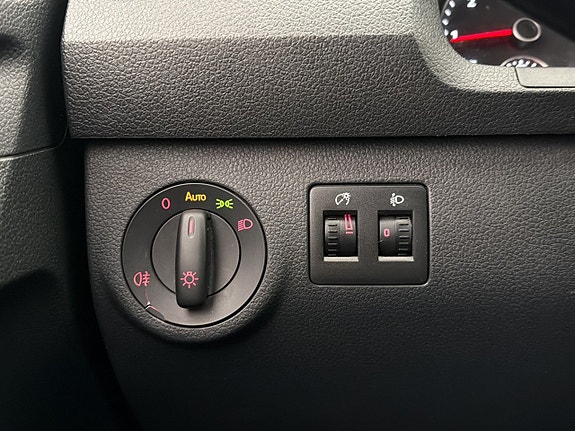 Volkswagen Caddy Maxi 14 of 26