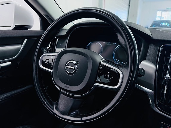 Volvo V90 4 of 18