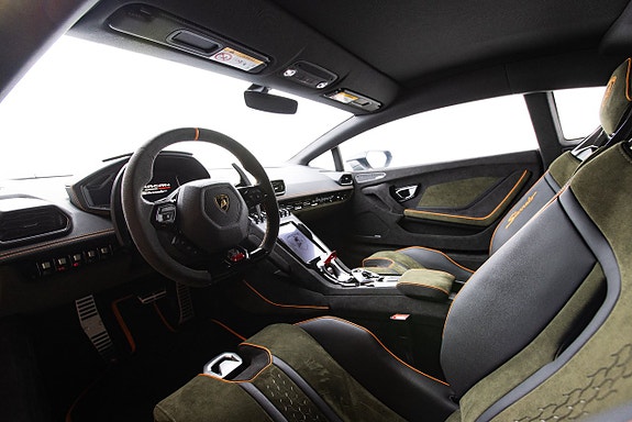 Lamborghini Huracan 12 of 30