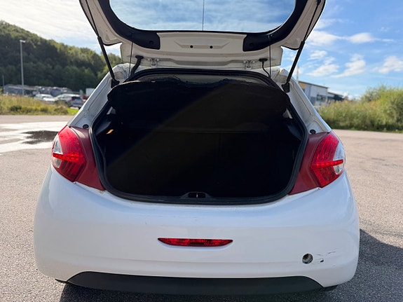 Peugeot 208 11 of 21