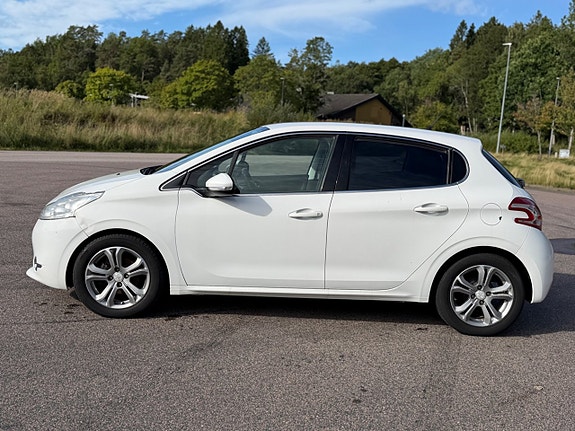 Peugeot 208 4 of 21
