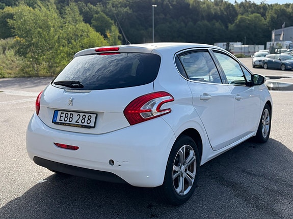 Peugeot 208 7 of 21