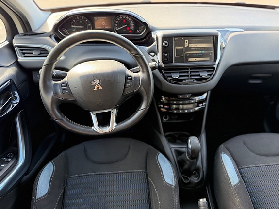 Peugeot 208 15 of 21