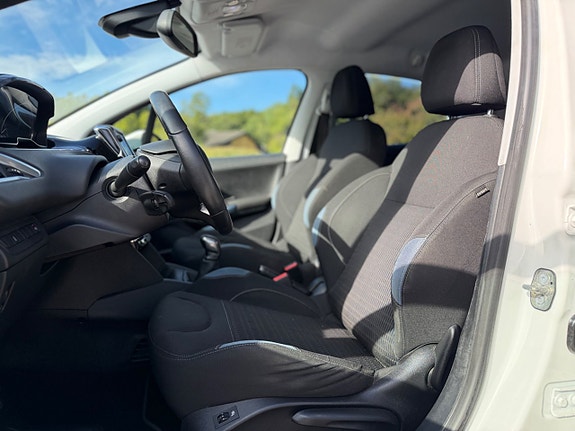 Peugeot 208 13 of 21
