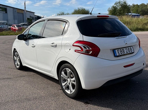 Peugeot 208 5 of 21