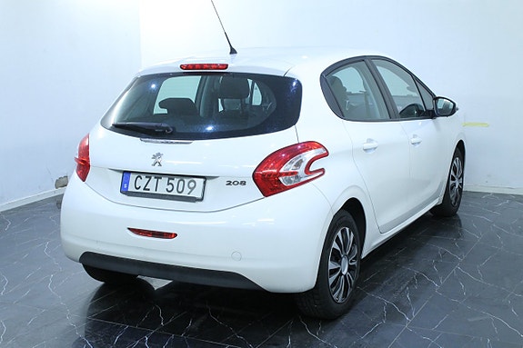 Peugeot 208 7 of 13