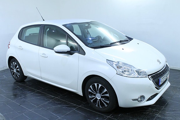 Peugeot 208 10 of 13