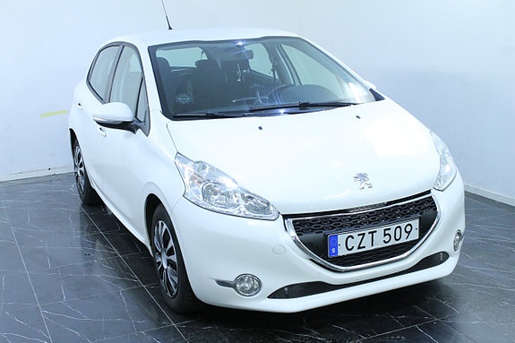 Peugeot 208 9 of 13
