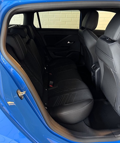 Opel Astra 10 of 16