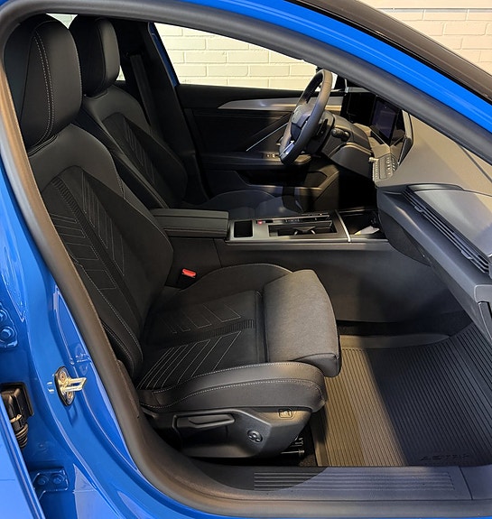 Opel Astra 9 of 16