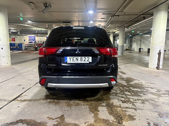 Mitsubishi Outlander 4 of 12
