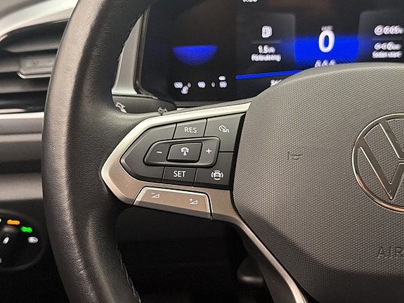 Volkswagen T-Roc 11 of 27