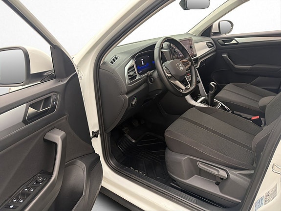 Volkswagen T-Roc 9 of 27