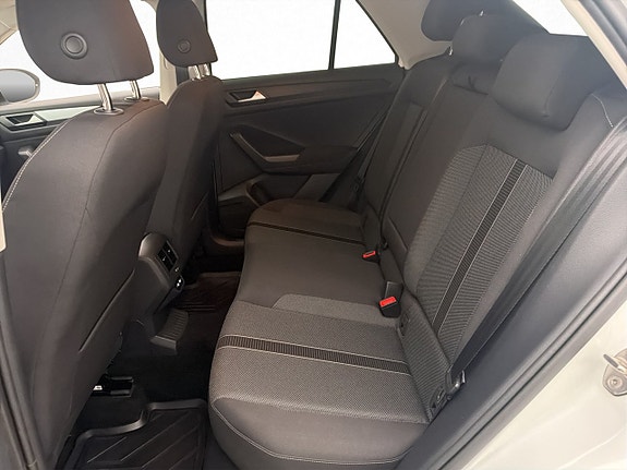 Volkswagen T-Roc 18 of 27