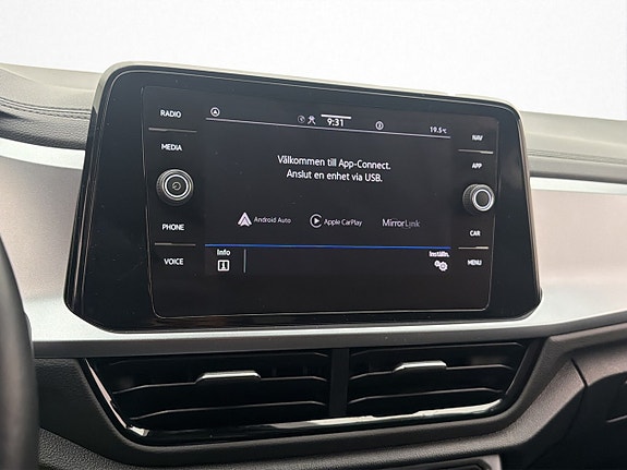 Volkswagen T-Roc 15 of 27