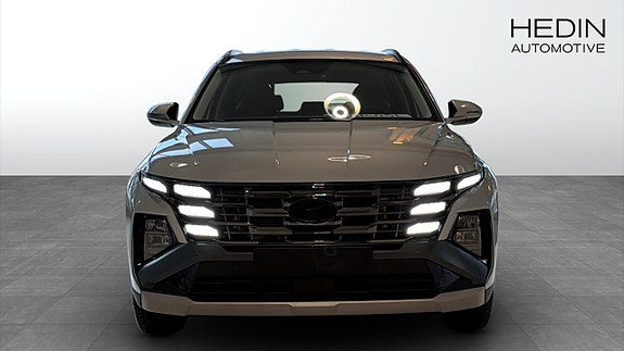 Hyundai Tucson 8 of 12