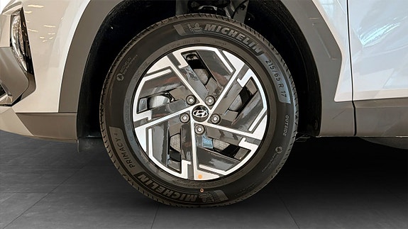 Hyundai Tucson 9 of 12