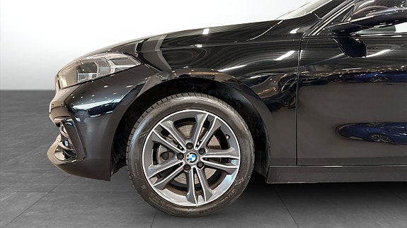 BMW 118i 9 of 14