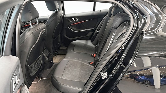 BMW 118i 5 of 14
