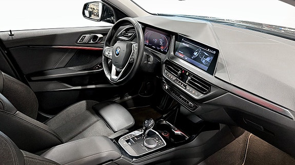BMW 118i 3 of 14
