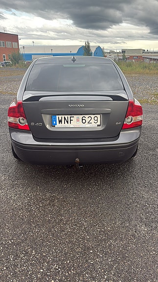 Volvo S40 3 of 6