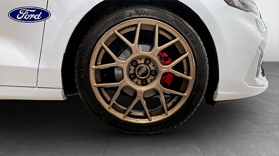 Ford Focus 9 of 9