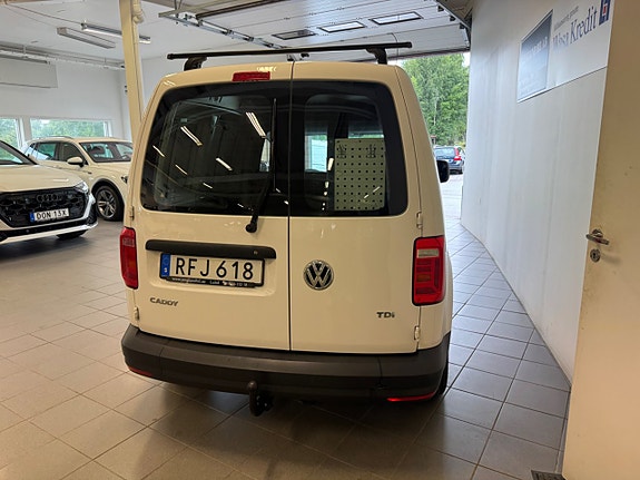 Volkswagen Caddy 4 of 6