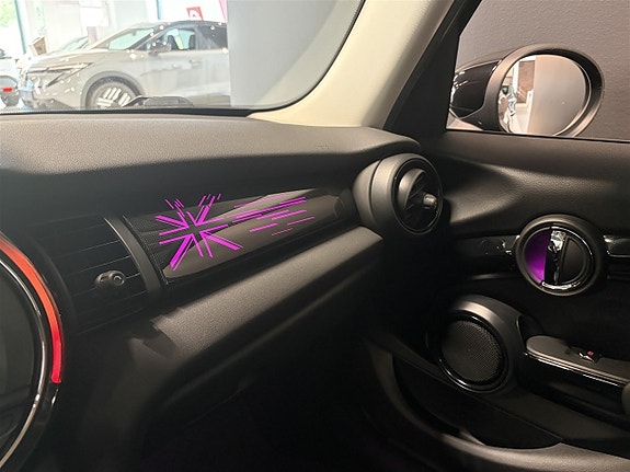 MINI Cooper 10 of 14