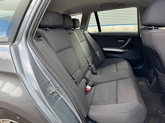 BMW 318i 10 of 25