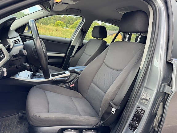 BMW 318i 13 of 25