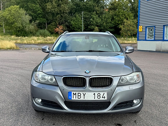 BMW 318i 2 of 25