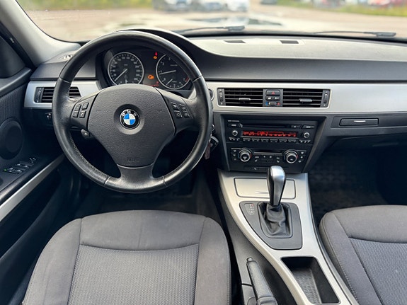 BMW 318i 14 of 25