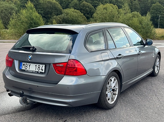 BMW 318i 7 of 25