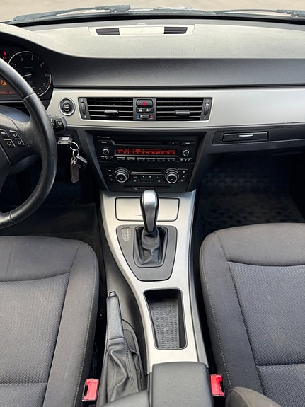BMW 318i 15 of 25
