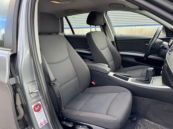 BMW 318i 9 of 25
