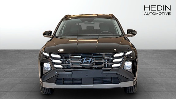 Hyundai Tucson 8 of 12