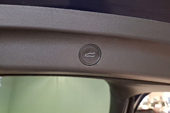 Tesla Model Y 15 of 15