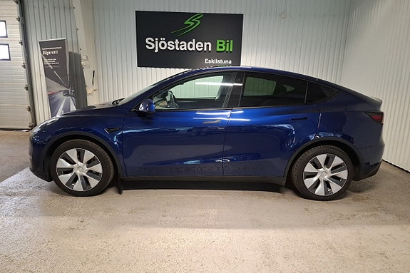 Tesla Model Y 2 of 15