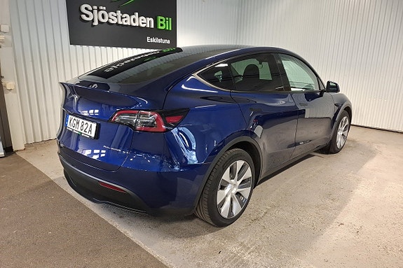 Tesla Model Y 5 of 15